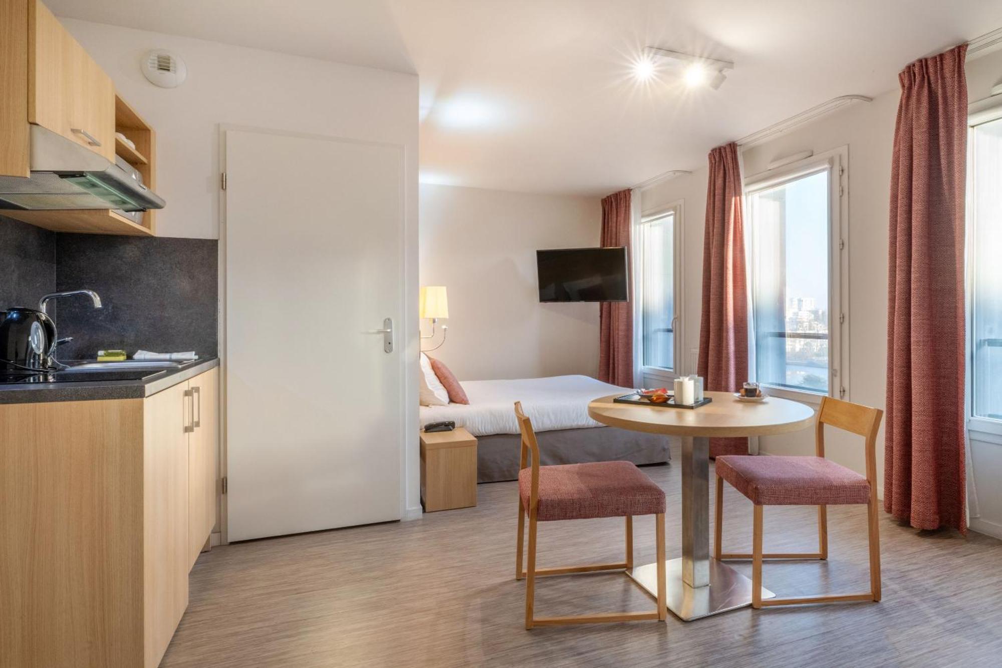 Appart Hotel Odalys City Nantes Cite Des Congres Екстериор снимка